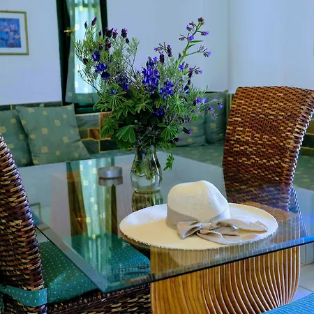 Aquarius Exclusive - Breakfast And Meal Included